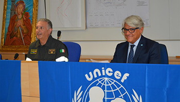 Sezione di LODI – Consegna spille UNICEF al personale in servizio